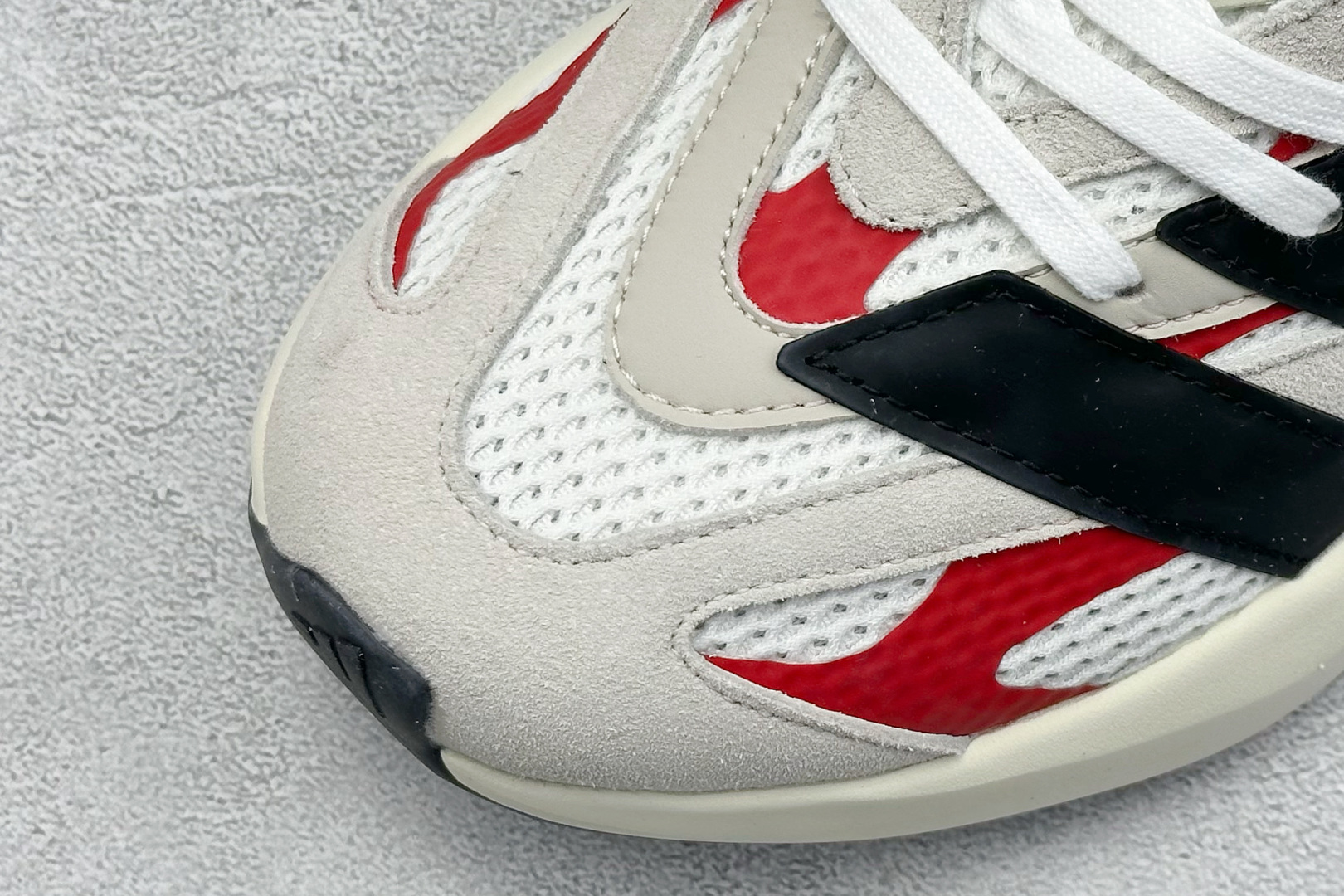 阿迪达斯adidas LightBlaze纯原版本白红黑耐磨减震专业跑步鞋 莆田阿迪达斯工厂 货号：JQ9967