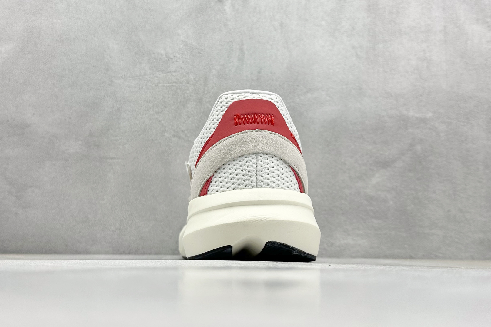 阿迪达斯adidas LightBlaze纯原版本白红黑耐磨减震专业跑步鞋 莆田阿迪达斯工厂 货号：JQ9967