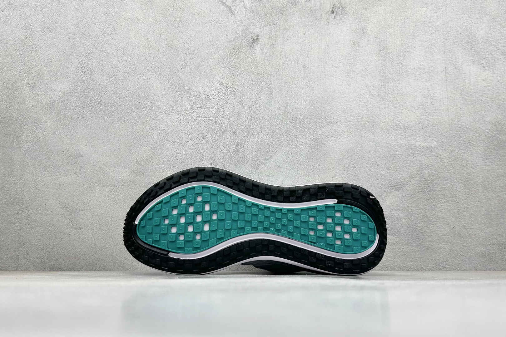 耐克Nike Air Zoom Vomero Plus纯原版本白绿色减震透气跑鞋 莆田耐克代理 货号：HV8154-100