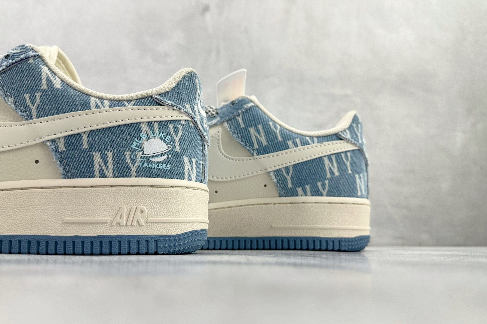 耐克NIke Air Force 1 '07 Low纯原版本MLB联名AF1蓝白色丹宁牛仔板鞋 莆田耐克货源 货号：DD1982-306
