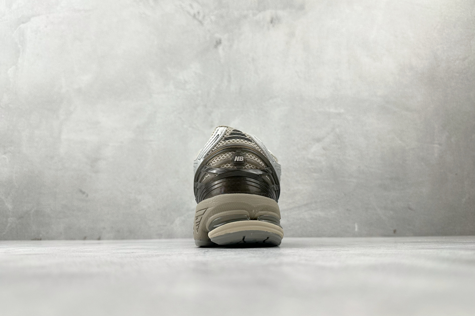 新百伦New Balance 1906纯原版本NB1906棕褐色复古跑鞋 莆田新百伦货源 货号：U1906RCP