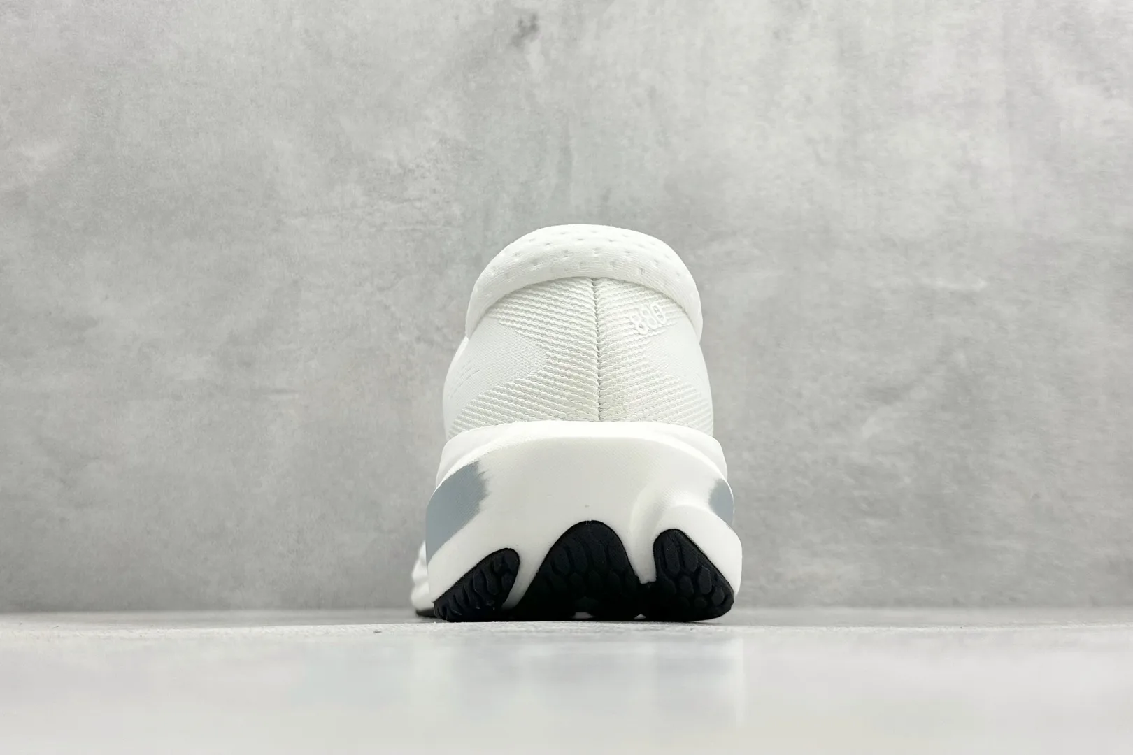 新百伦New Balance W880纯原版本M880白色缓震跑鞋 莆田新百伦货源 货号：W880W15